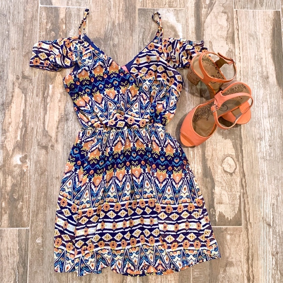 Dresses & Skirts - Boho Cold Shoulder Dress